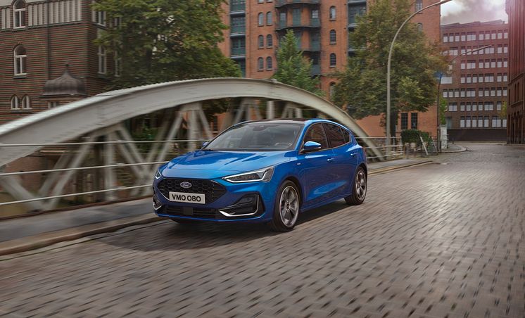 2021_FORD_FOCUS_ST-LINE_OUTDOOR_01