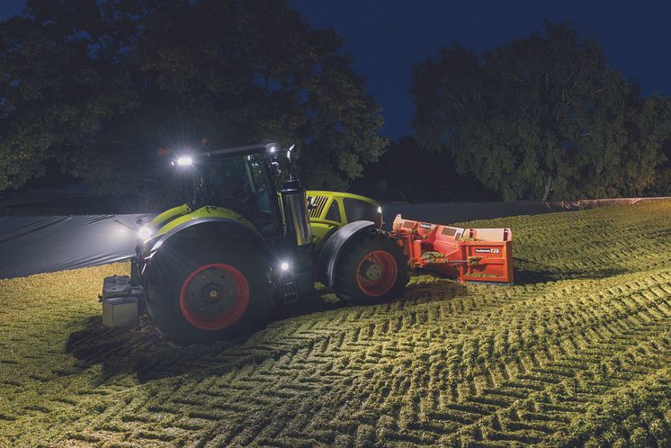 AXION 900