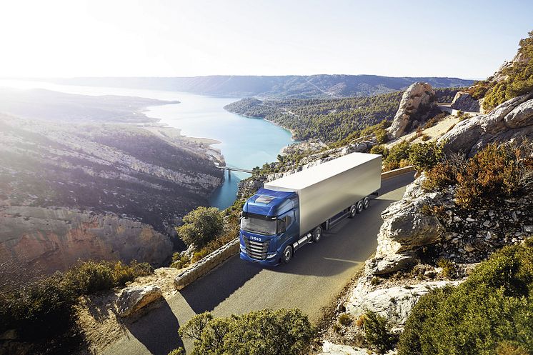 IVECO S-Way NP - Sustainable Truck of the Year 2021
