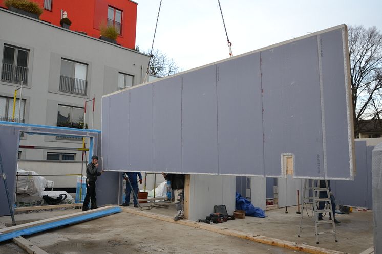 Die Weiterbildung bereitet gezielt auf die erfolgreiche Planung und Koordination im vorgefertigten Holzbau vor.