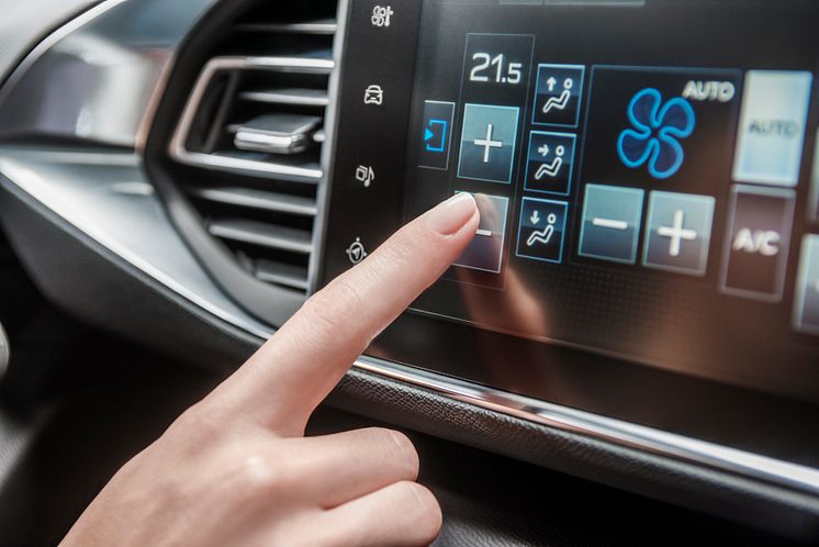 Den intuitiva multifunktions-touch screen i nya Peugeot 308