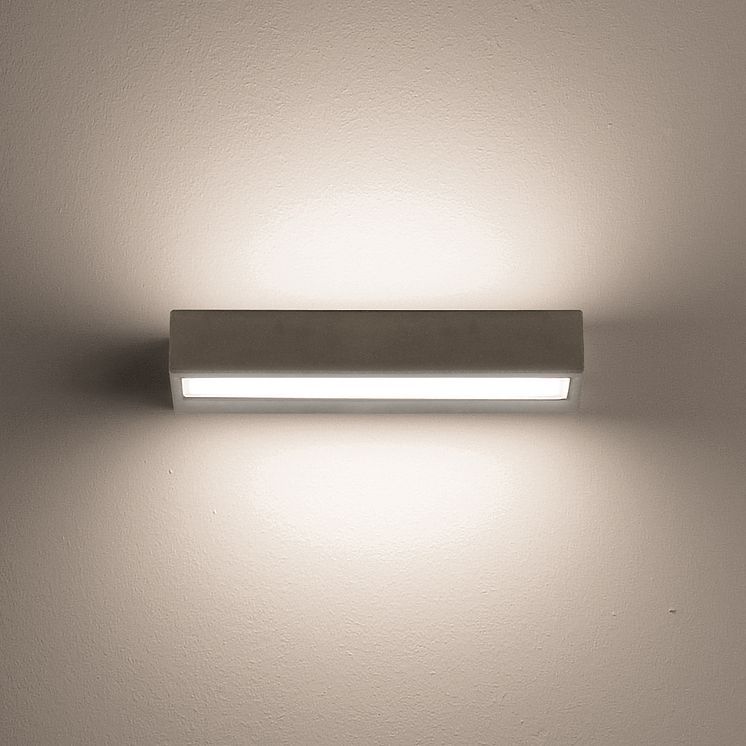 Concrete wall uplight and downlight