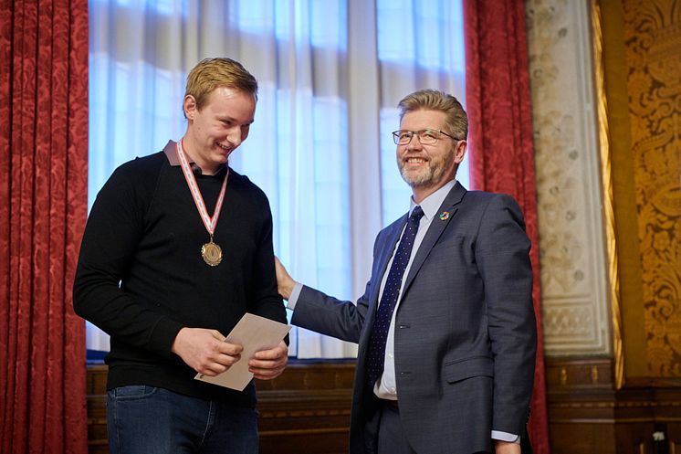 Lastvognsmekaniker Mathias Erforth Hinrichsen og overborgmester Frank Jensen