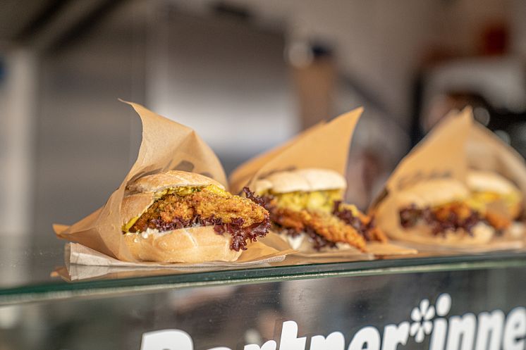 PK Crab Burger bei MOBY mit Mango Salsa und Panko Panade.jpg