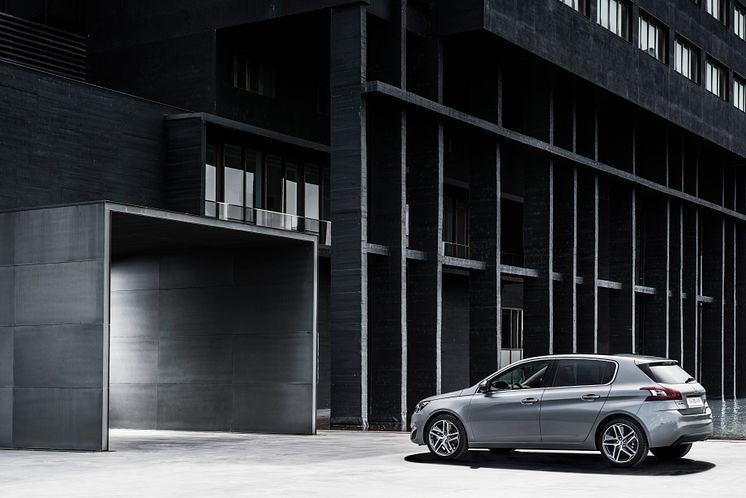 Nya Peugeot 308, en elegant och modern sedan