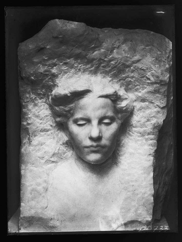 Gustav Vigeland: Female Portrait, 1908. Marble. 