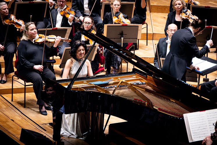 Magnus Fryklund och Alexandra Dariescu 