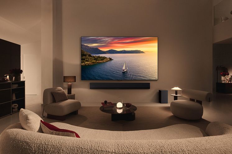 01_LG_OLED_LifeStyleShoot_G4_Wall_Mount_3000x2000.jpg