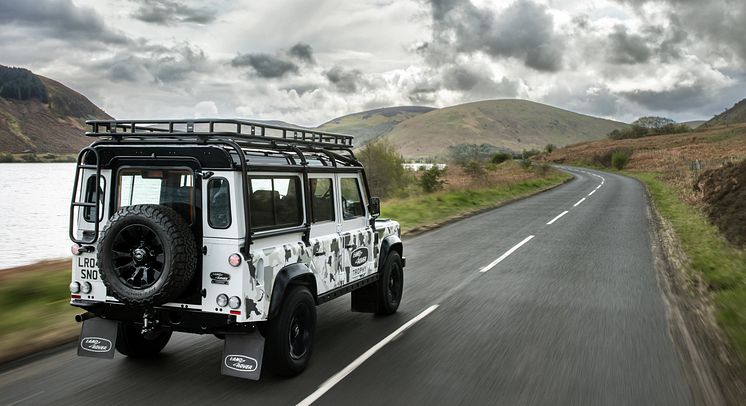 Land Rover Classic Defender Works V8 Trophy II_002