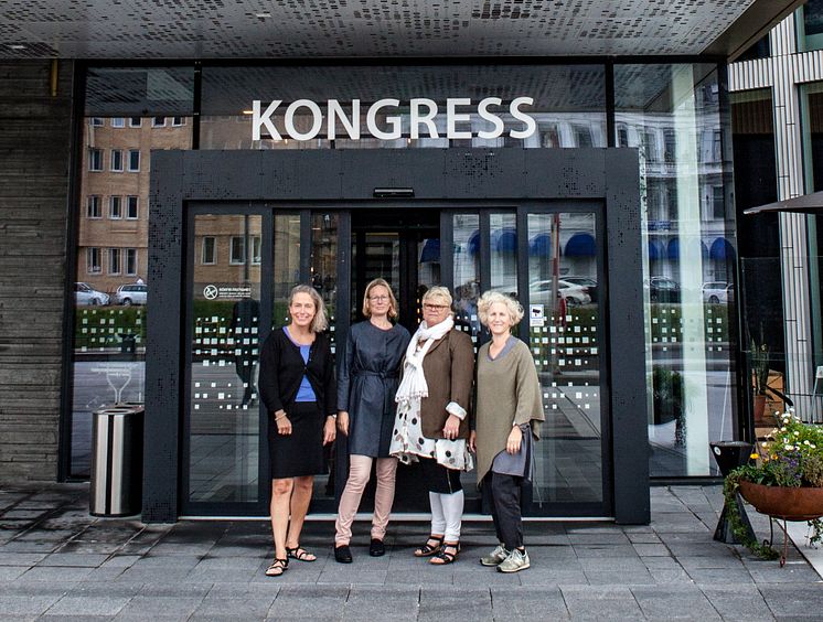 Carolina Ehrnrooth från Barnfonden, Sara Wettergren från Hungerprojektet, Monica Erwér från Svalorna samt Ann Svensén från IM hälsar välkomna till Skåne Global. 
