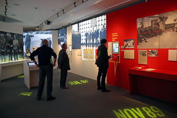 Raum zur Zusammenführung der Armeen in der Sonderausstellung "Ab morgen Kameraden! Armee der Einheit"