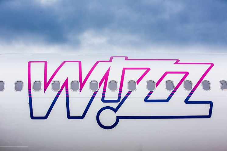 wizzr-a321 LogoOnplane