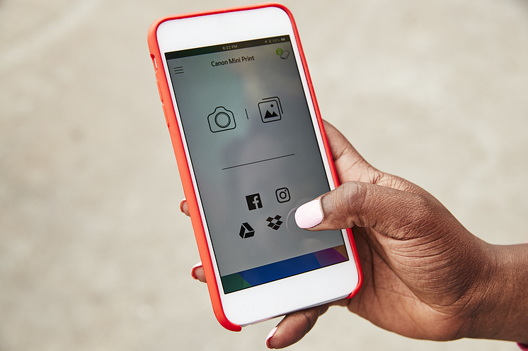 Pluto_Lifestyle_Canon_Mini Print App Josh Shinner