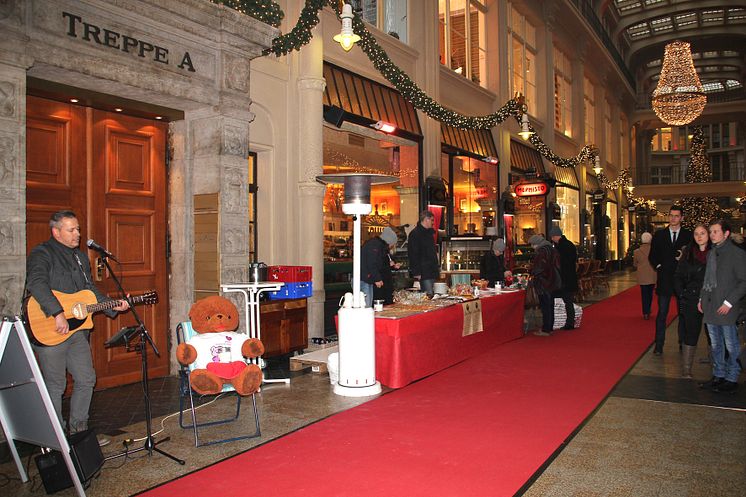 Der Bärenherz-Weihnachtsstand: Eine gelungene Veranstaltung in der Mädler-Passage