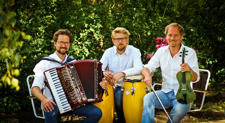 Balkan Razzia från Malmö spelar klezmermusik – Förintelsens minnesdag 2015