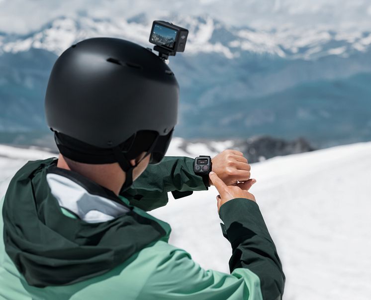 Osmo Action 5 Pro_Skiing_ GPS Bluetooth Remote Controller_滑雪_GPS 蓝牙遥控器.jpg