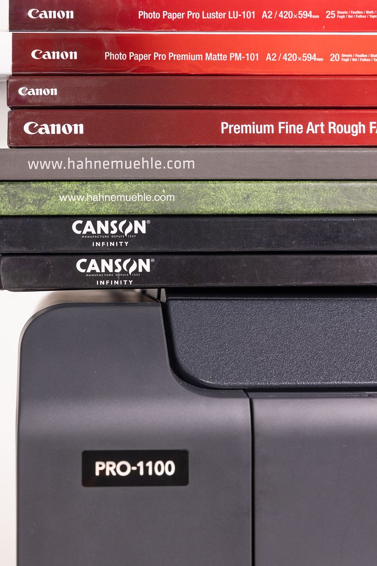 imagePROGRAF PRO-1100_Media_K7A2022.jpg
