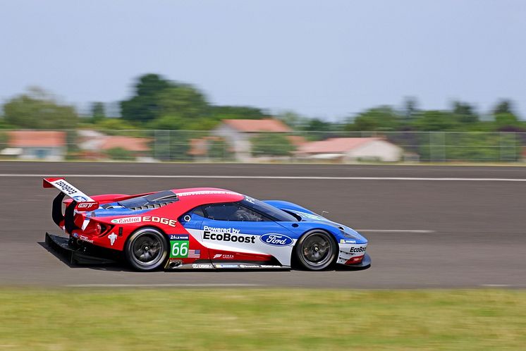 A vadonatúj Ford GT versenyautó a Silverstone pályán mutatkozik be Európában a Le Mans sorozatba való visszatérése alkalmából