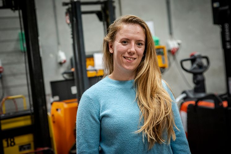 Carina Melchior i et undervisningslokale på lager- og terminaluddannelsen ved Tradium.