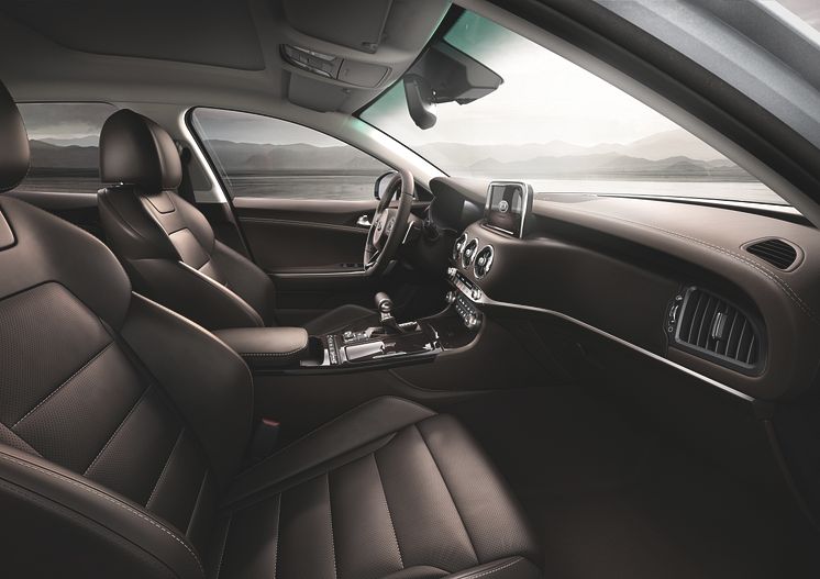 Kia Stinger GT Interior (2)_EU Spec