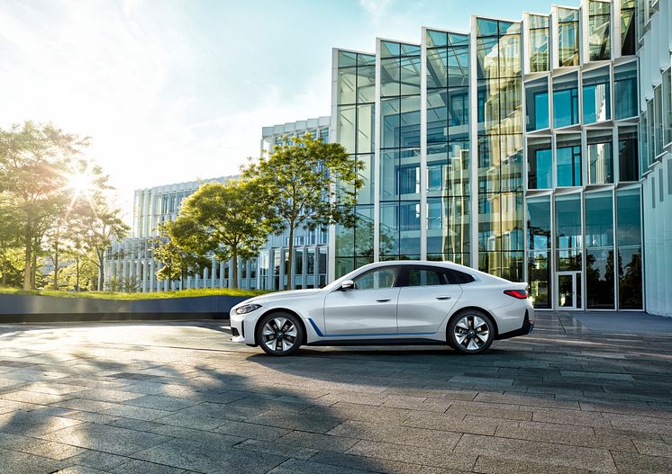 BMW i4 eDrive35