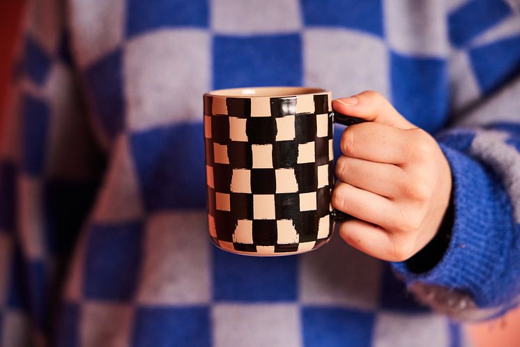 Byon AW23 - Mug Liz check