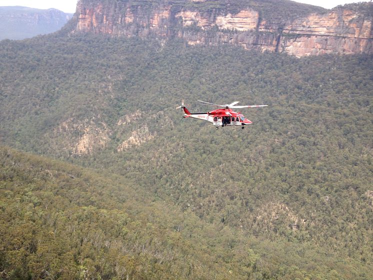 Hi-res image - ACR Electronics - The rescue helicopter arrives to fly Chris Monaghan to Westmead Hospital