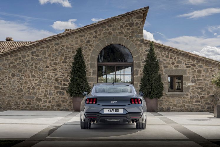 2024 FORD MUSTANG COUPE (3)