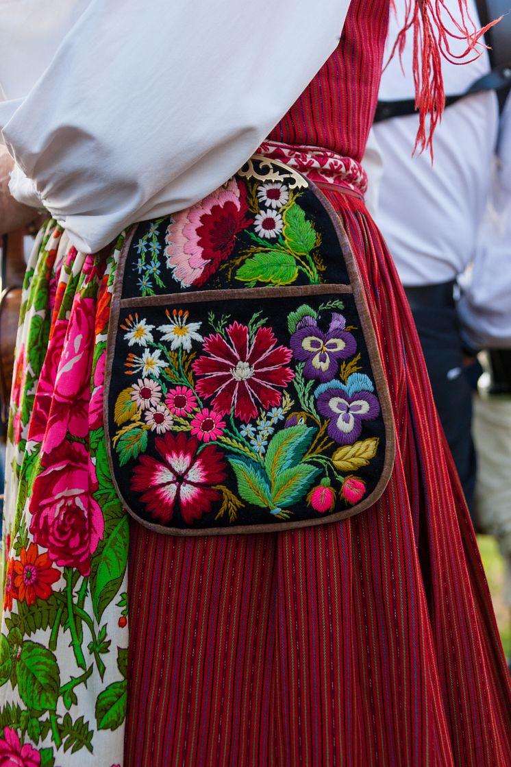 FolkCostume_summer_fotoKolaProductions_VisitDalarna