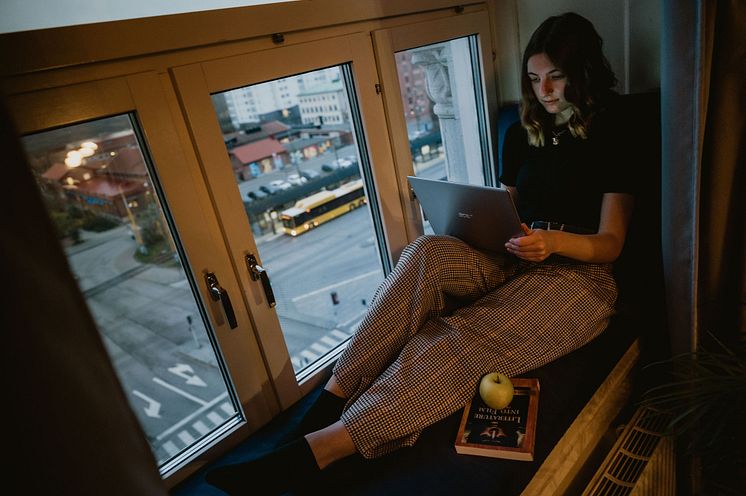 Bed and Study