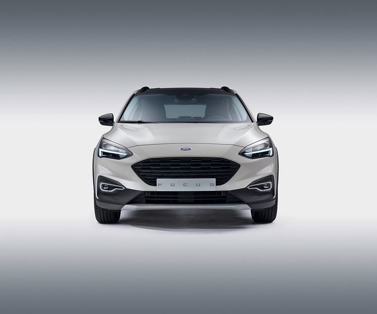 FORD_2018_FOCUS_ACTIVE_STUDIO_02