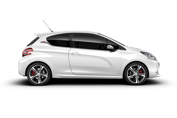 Sverigepremiär för Peugeot 208 GTi - komprimerad körglädje