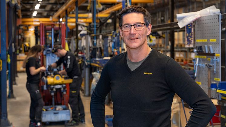 Stig Engström i Engcons fabrik 