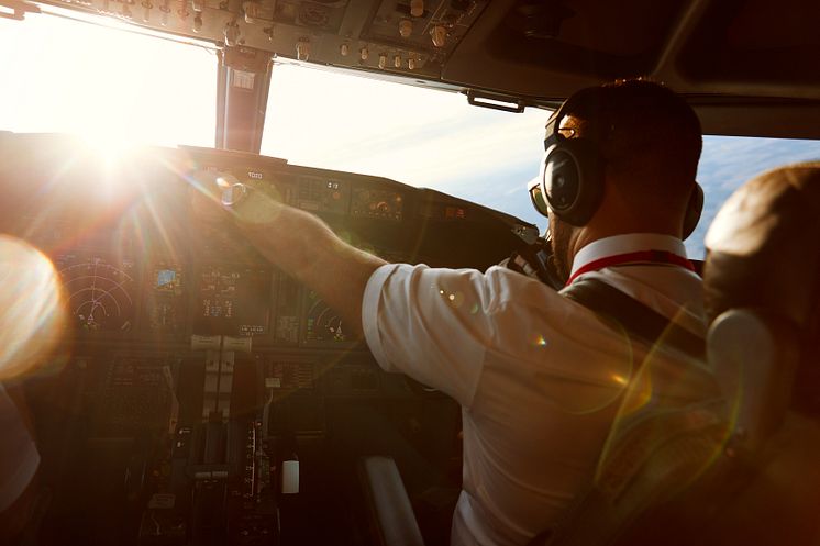 Brand Uniform 2019 Pilot Cockpit 03 (2).jpg