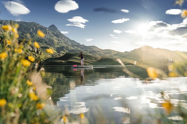 SUP-Yoga-on-lake-Bettmersee