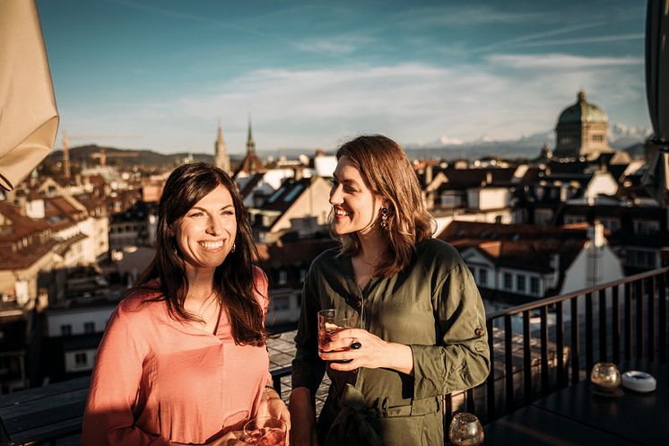 Apèro im Hotel Schweizerhof in Bern mit Blick über die Altstadt (UNESCO Weltkulturerbe)