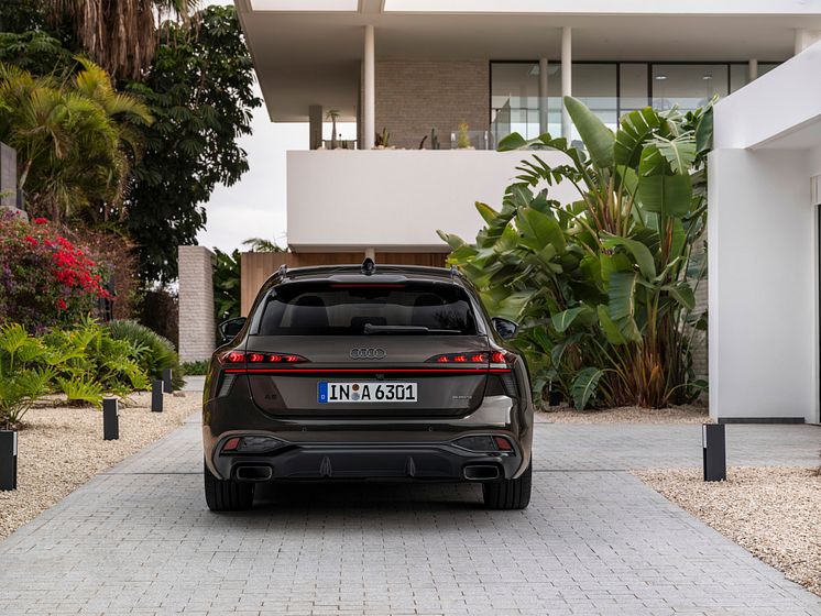 Audi A6 Avant (Madeirabrun)