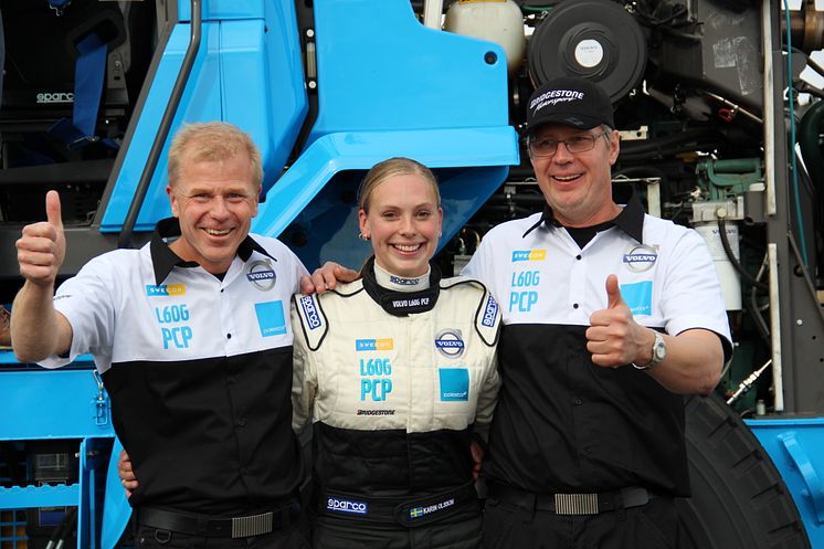 Karin Olsson och det tekniska teamet bakom Volvo L60G PCP