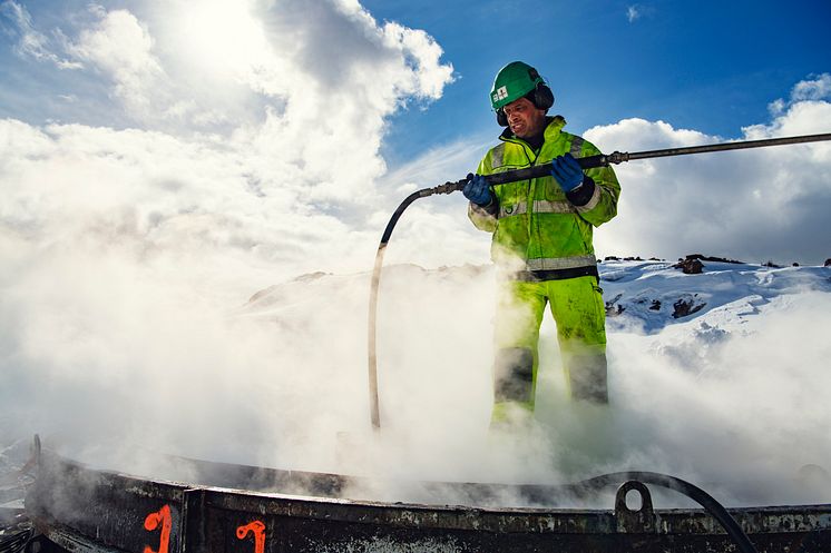 Steaming for å fjerne is og snø