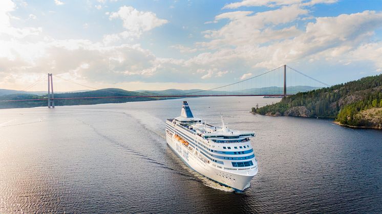 Silja Symphony kryssar i Höga Kusten