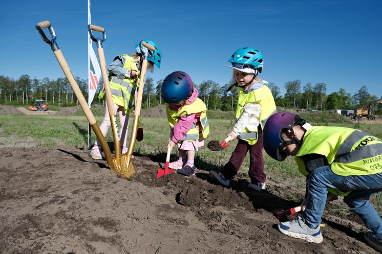 Fridhems förskola, första spadtag