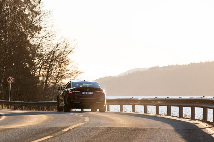 Helt nye BMW i4 ankommer Norge