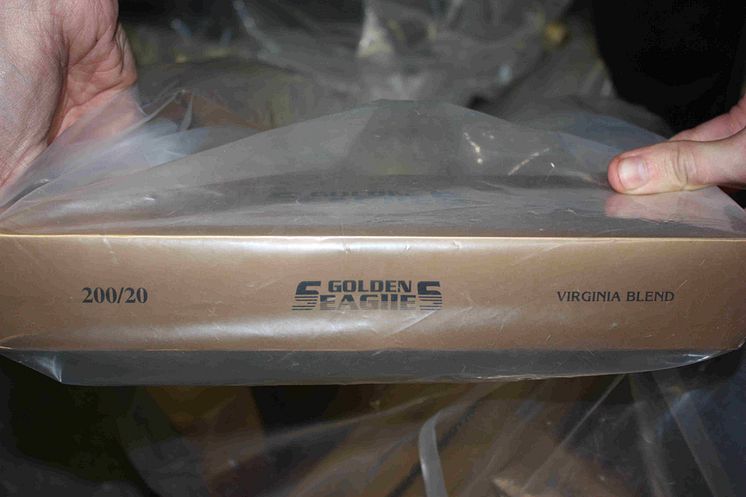 NW 03 14 smuggled cigarette Golden Seaglles brand 4