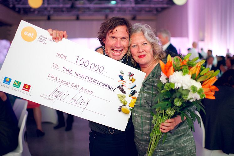 2014 års vinnare av Local EAT Award gratuleras av Petter Stordalen.