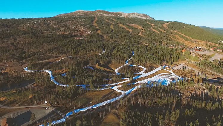 Dronefoto av langrennsarenaen