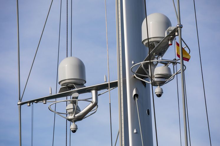 Hi-res image - Inmarsat - e3 has installed Inmarsat's dual antenna Fleet Xpress solution on performance superyacht S/Y Ganesha