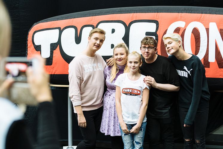 Meet&Greet med PojkenDrömmer, SaraSongbird, HejaInternet och Daniel H. Bild från Tubecon Helsingborg. OBS! FOTO-BYLI