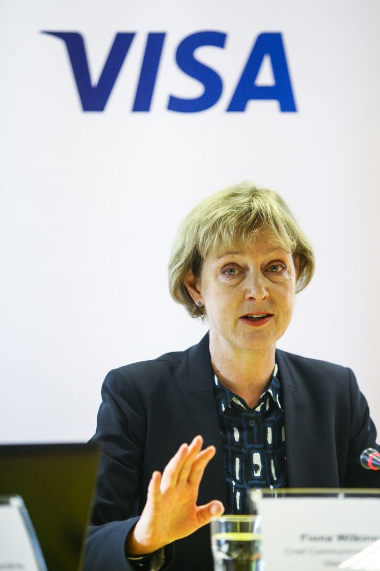 Fiona Wilkinson la conferinţa Visa Europe pentru prezentarea rezultatelor din anul 2014