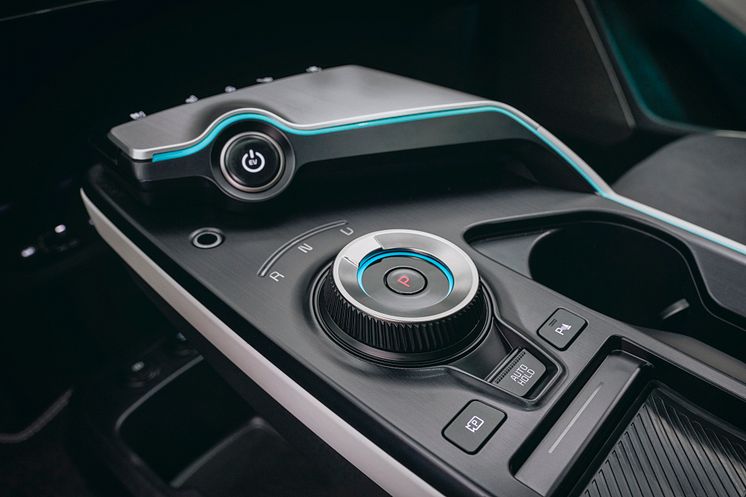 kia-new-ev6-my25-wolf-grey-studio-interior-highres-15.jpg