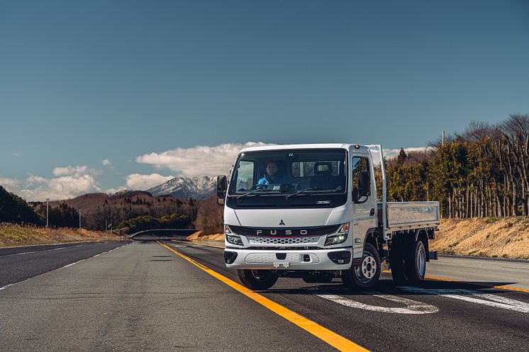 Ny version av el-lastbilen FUSO Canter 2.jpg